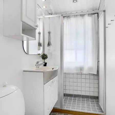 2 Bedroom Lovely In Hojslev Holiday home Bostrup