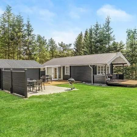 Holiday home 2 Bedroom Lovely In Hojslev