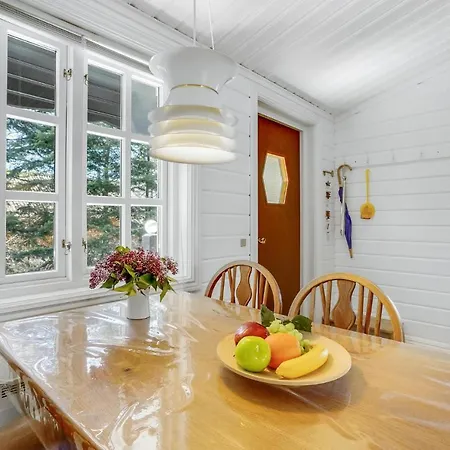 Holiday home 2 Bedroom Lovely In Hojslev Bostrup