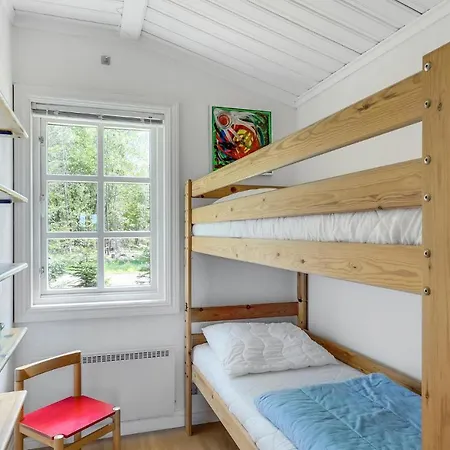 2 Bedroom Lovely Home In Hojslev